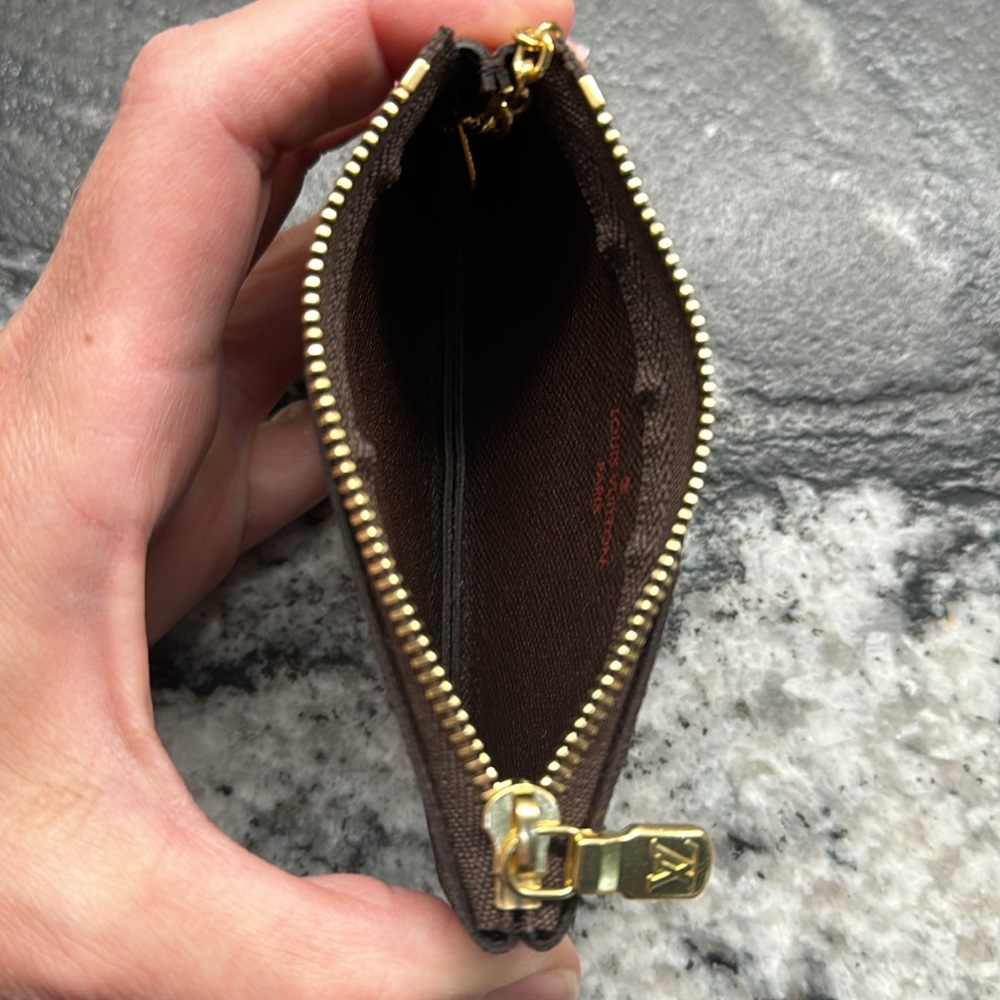 New Never Used Louis Vuitton Key Pouch - Picture 4 of 5